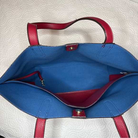 Chic Red Leather Tote Bag - Picture 4 of 10